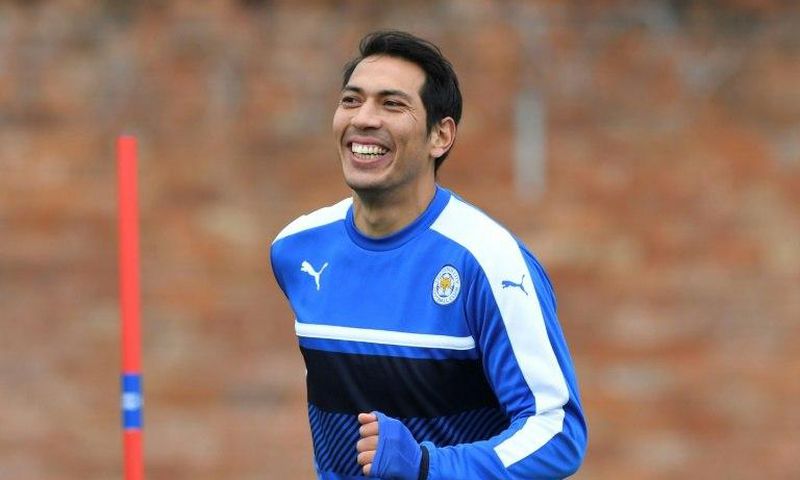 Leicester City's striker Leonardo Ulloa's new deal will keep him at the King Power Stadium until 2019