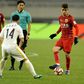Shanghai SIPG's expensive Brazilian midfielder Oscar (centre)