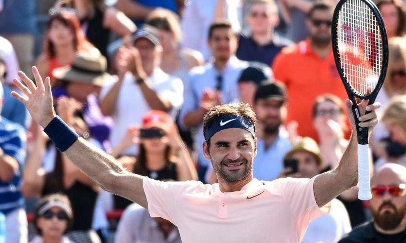 Roger Federer blasted nine aces and lost just nine points on his serve as he extended his match win streak to 16 -- his longest win streak in five years