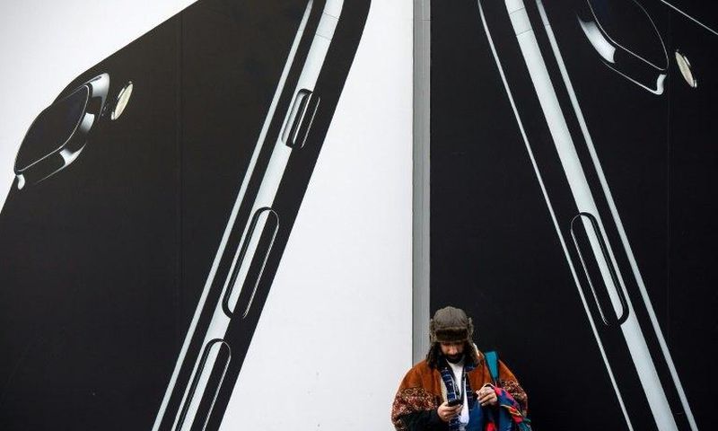US chipmaker Qualcomm has filed fresh legal actions against Apple alleging patent infringement and asking for a US import ban on any iPhones that unfairly use Qualcomm technology