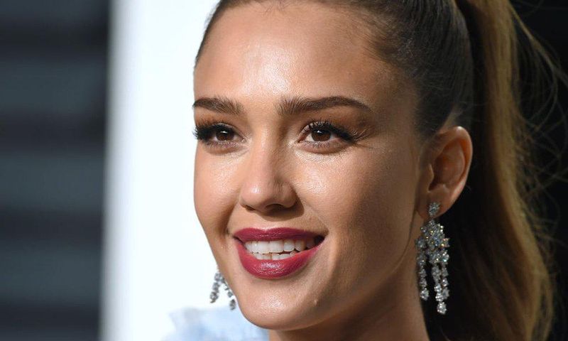 ___6995286___https:______static.pulse.com.gh___webservice___escenic___binary___6995286___2017___7___14___20___jessica-alba-body