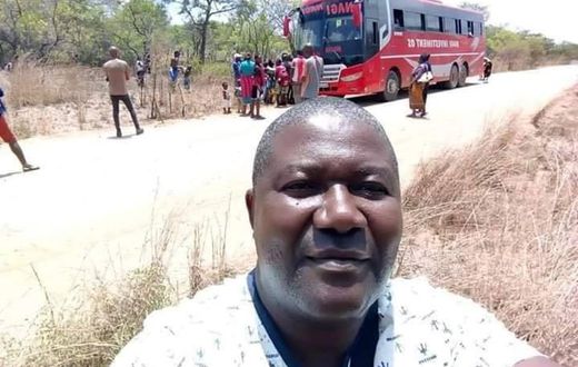 Man takes selfie before and after lorry accident