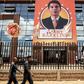 In Antananarivo, the glass headquarters of the Viva TV / FM group carries a huge portrait of its owner, Andry Rajoelina