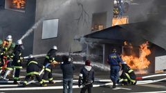 The Tokyo metropolitan government is busy drawing up a multilingual evacuation manual with instructions for overseas Olympic visitors, who come for the 2020 Games, due to be ready early in 2018, while disaster awareness exercises for foreigners have al...