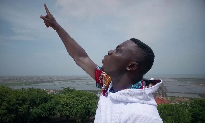Otuntu in "Eye Wo" music video