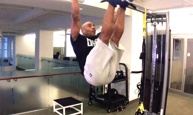 Courtney Paul Freeletics Pullup Bar Workout