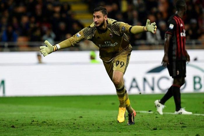AC Milan's Italian goalkeeper Gianluigi Donnarumma reacts during the Italian Serie A football match against AS Roma May 7, 2017