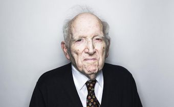 Larry Eisenberg, 99, Whose Limericks Were Very Well Read, Is Dead