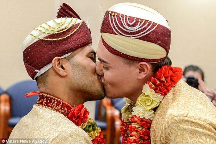 Happy couple, Jahed Choudhury and Sean Rogan