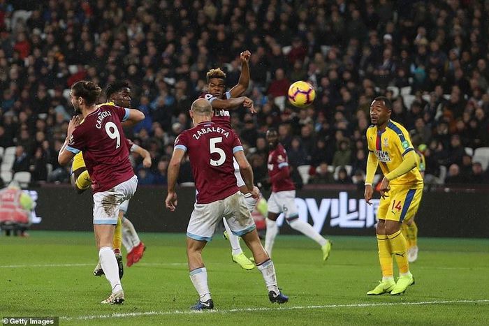 ___9180804___2018___12___8___18___7173770-6474645-image-a-76_1544288078941