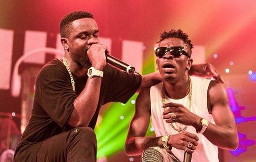 Shatta Wale and Sarkodie on stage