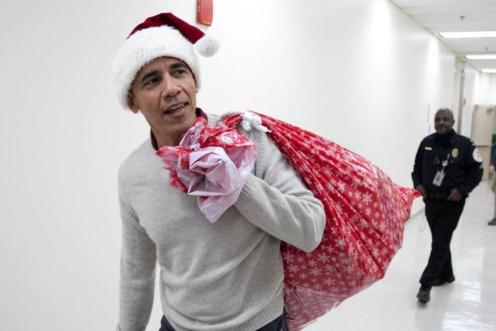 Former US President, Barack Obama pays surprise visit to hospital with Christmas gifts