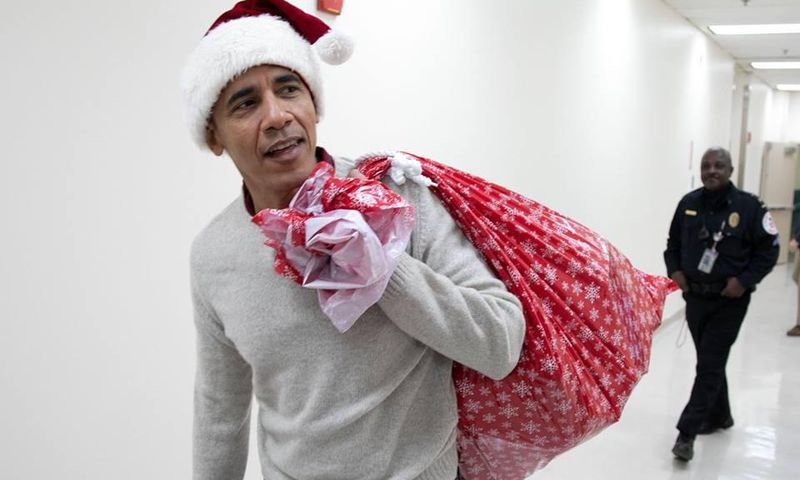 Former US President, Barack Obama pays surprise visit to hospital with Christmas gifts