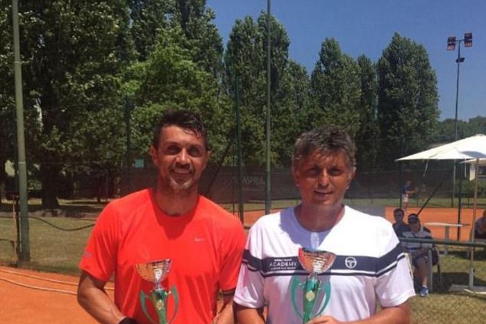 ___6861397___https:______static.pulse.com.gh___webservice___escenic___binary___6861397___2017___6___19___12___41851AB200000578-4615216-Paolo_Maldini_and_doubles_partner_Stefano_Landonio_have_qualifie-a-43_1497789765984