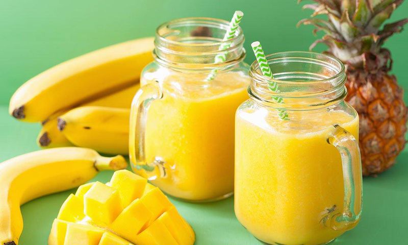 mango cardamom smoothie