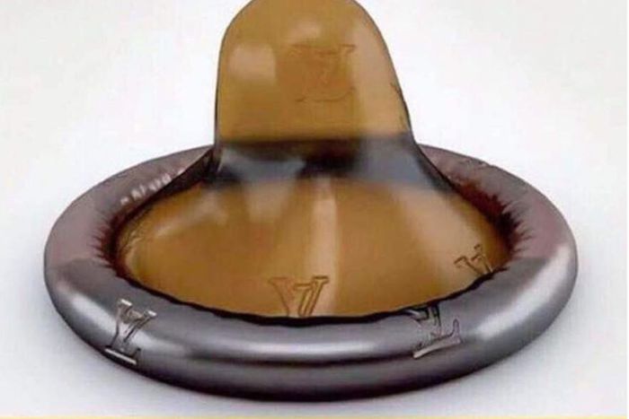LV condom
