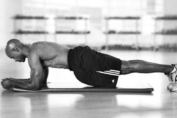 This new spin on planking will completely carve up your core