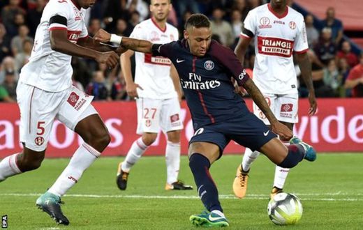 ___7178003___https:______static.pulse.com.gh___webservice___escenic___binary___7178003___2017___8___21___10____97457510_neymar_epa2