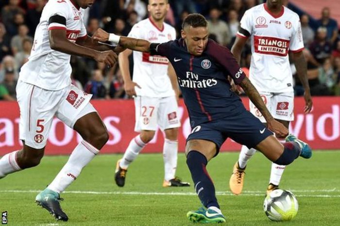 ___7178003___https:______static.pulse.com.gh___webservice___escenic___binary___7178003___2017___8___21___10____97457510_neymar_epa2