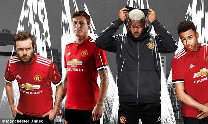 ___6934644___https:______static.pulse.com.gh___webservice___escenic___binary___6934644___2017___7___3___11___41FCBACD00000578-4660708-Juan_Mata_new_signing_Victor_Lindeloff_and_Jesse_Lingard_line_up-a-76_1499071848931