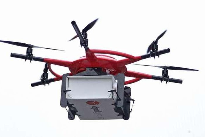 ___9172629___2018___12___6___8___Drone-sets-new-record-for-transporting-blood-samples