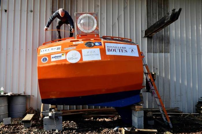 Ex-paratrooper Jean-Jacques Savin, 71, has set off to cross the Atlantic in his barrel-shaped vessel
