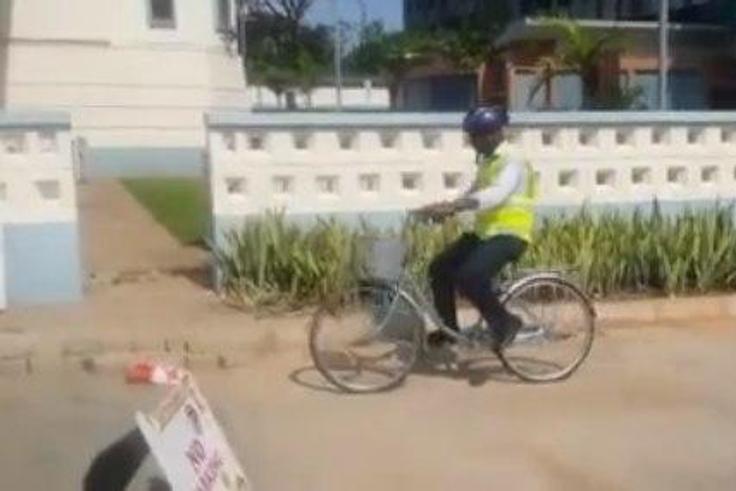 Ras Mubarak riding to Parliament