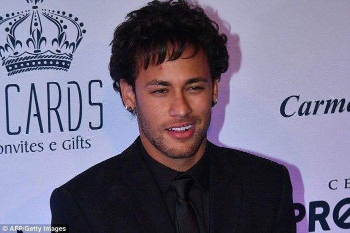 ___6890108___https:______static.pulse.com.gh___webservice___escenic___binary___6890108___2017___6___23___18___41A87CC000000578-4632412-image-m-95_1498216304505