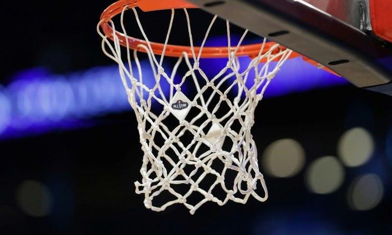 John Kundla, a Hall of Fame coach who led the Minneapolis Lakers to five NBA titles before the team moved to Los Angeles, has died at the age of 101