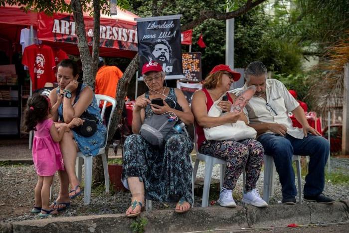 Supporters of Brazilian former president (2003-2011) Luiz Inacio Lula da Silva have formed an improvised camp near the Federal Police Headquarters in Curitiba, Brazil where he is serving a 12-year prison sentence for corruption