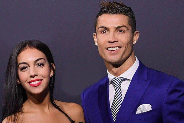 ___9125713___2018___11___21___11___CR7+weds