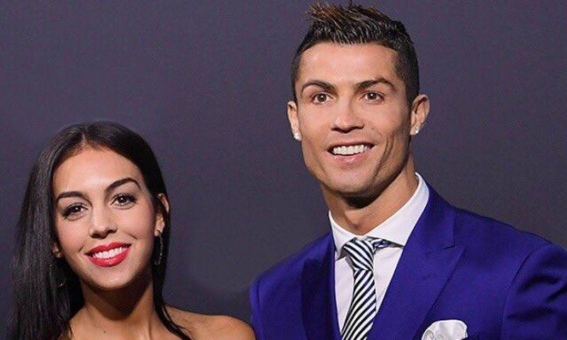 ___9125713___2018___11___21___11___CR7+weds