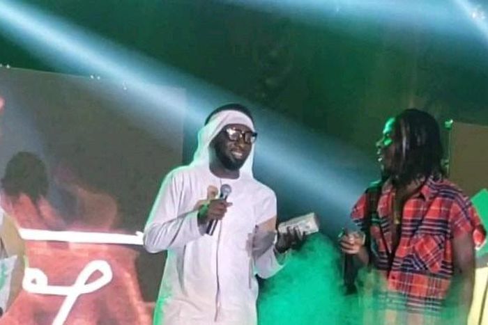 Afro Arab president gifts Stonebwoy $50,000