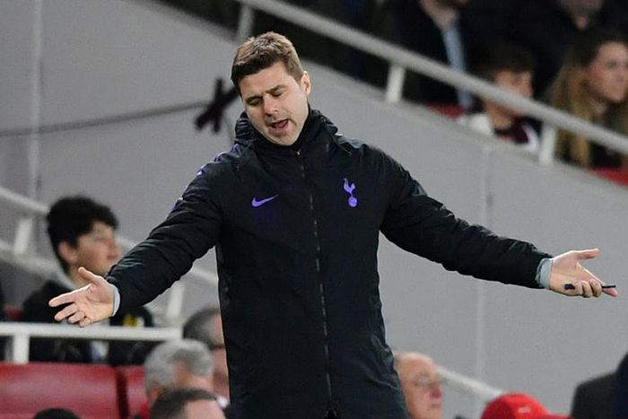 Tottenham Hotspur manager Mauricio Pochettino is the bookmakers favourite for the Manchester United post but his present club are not appreciating the press asking questions about it