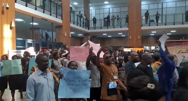 Nigeria’s National Assembly workers demonstrate over unpaid salaries
