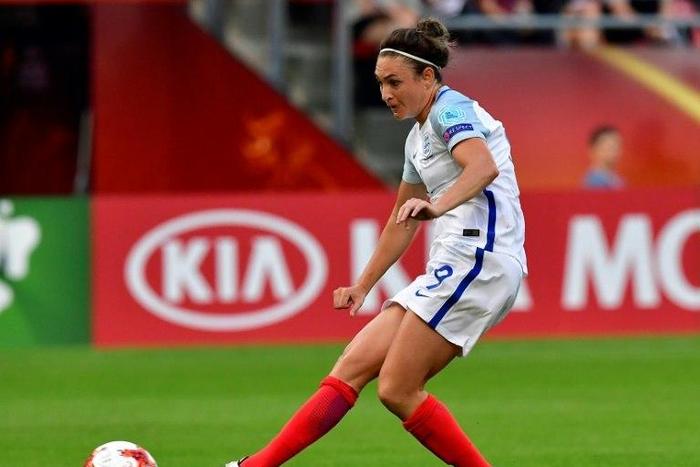 England's forward Jodie Taylor kicks the ball to open the scoring during the UEFA Women's Euro 2017 football tournament match against Scotland July 19, 2017