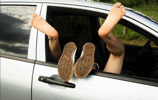 Couple caught having sex in a car, photos fly online