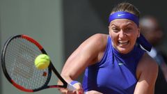 Czech Republic's Petra Kvitova returns the ball to US Bethanie Mattek-Sands during their tennis match at the Roland Garros 2017 French Open on May 31, 2017 in Paris