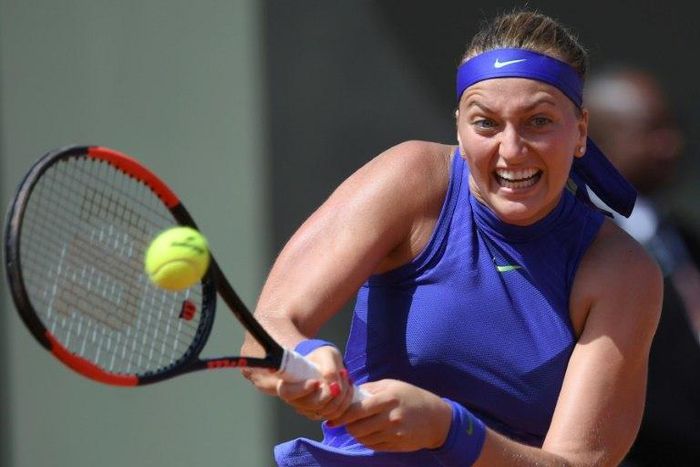 Czech Republic's Petra Kvitova returns the ball to US Bethanie Mattek-Sands during their tennis match at the Roland Garros 2017 French Open on May 31, 2017 in Paris