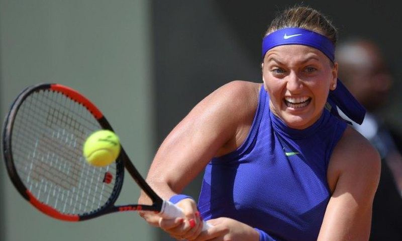 Czech Republic's Petra Kvitova returns the ball to US Bethanie Mattek-Sands during their tennis match at the Roland Garros 2017 French Open on May 31, 2017 in Paris