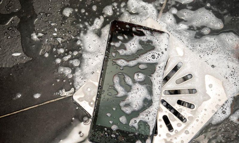 ___6995370___https:______static.pulse.com.gh___webservice___escenic___binary___6995370___2017___7___14___20___cellphonebath