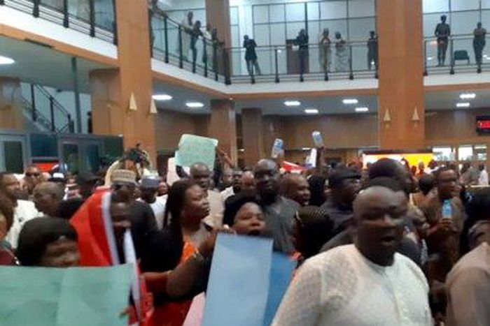 Nigeria’s National Assembly workers demonstrate over unpaid salaries