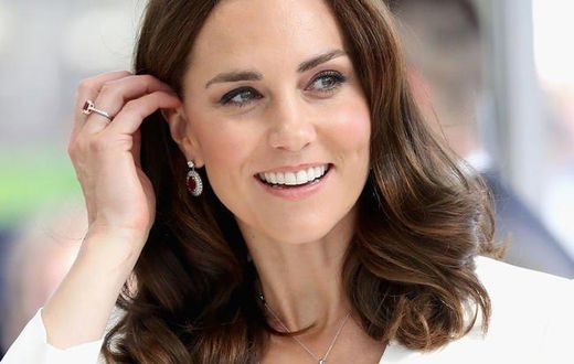 ___7016927___https:______static.pulse.com.gh___webservice___escenic___binary___7016927___2017___7___19___16___kate-middleton-poland-perfect