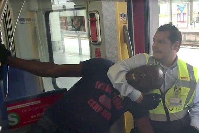This Nigerian man got more than what he bargained from these ticket inspectors