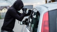 Two thieves attempted stealing a car at Ablekuma.