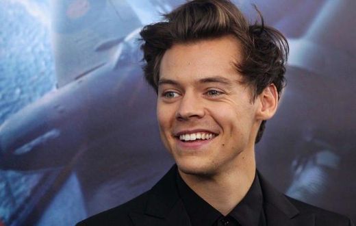 ___7041934___https:______static.pulse.com.gh___webservice___escenic___binary___7041934___2017___7___24___17___harry-styles-four-nipples