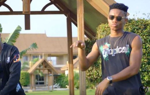 Ded Buddy and KiDi in "Yebesa" music video