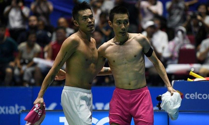 Lin Dan (left) embraces badminton rival Lee Chong Wei after their match at the Malaysia in April 2017