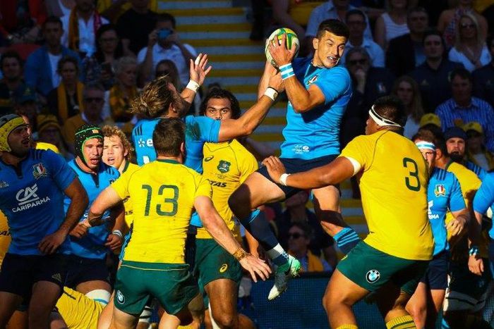 Italy fought back magnificently to trail by one point with just four minutes left before the Wallabies scored two last-ditch tries to claim an unconvincing 40-27 win over the Six Nations strugglers in Brisbane on Saturday