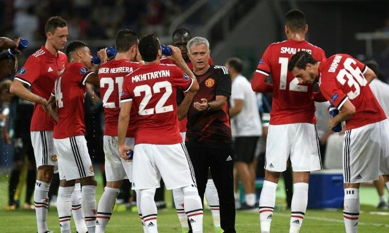 Manchester United's manager Jose Mourinho (C) gives his instructions on August 8, 2017, at the Philip II Arena in Skopje